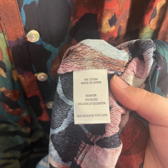 John Mark Woven Animal/Leaf Print Embroidered VNeck 3/4 Sleeve Button Front Midi - Picture 6 of 9